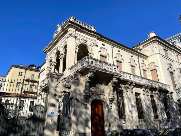 Appartamento con giardino privato. Villa Cairoli. Torino